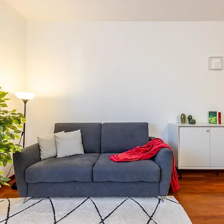Niguarda Stylish Flat Near M5 Mediolan